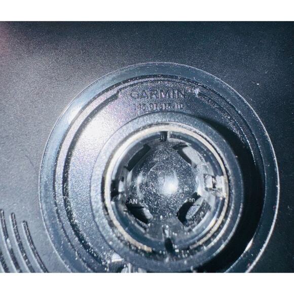 Garmin Nuvi 145-01615-10 GPS Navigation Bundle 5" Screen - Picture 6 of 6